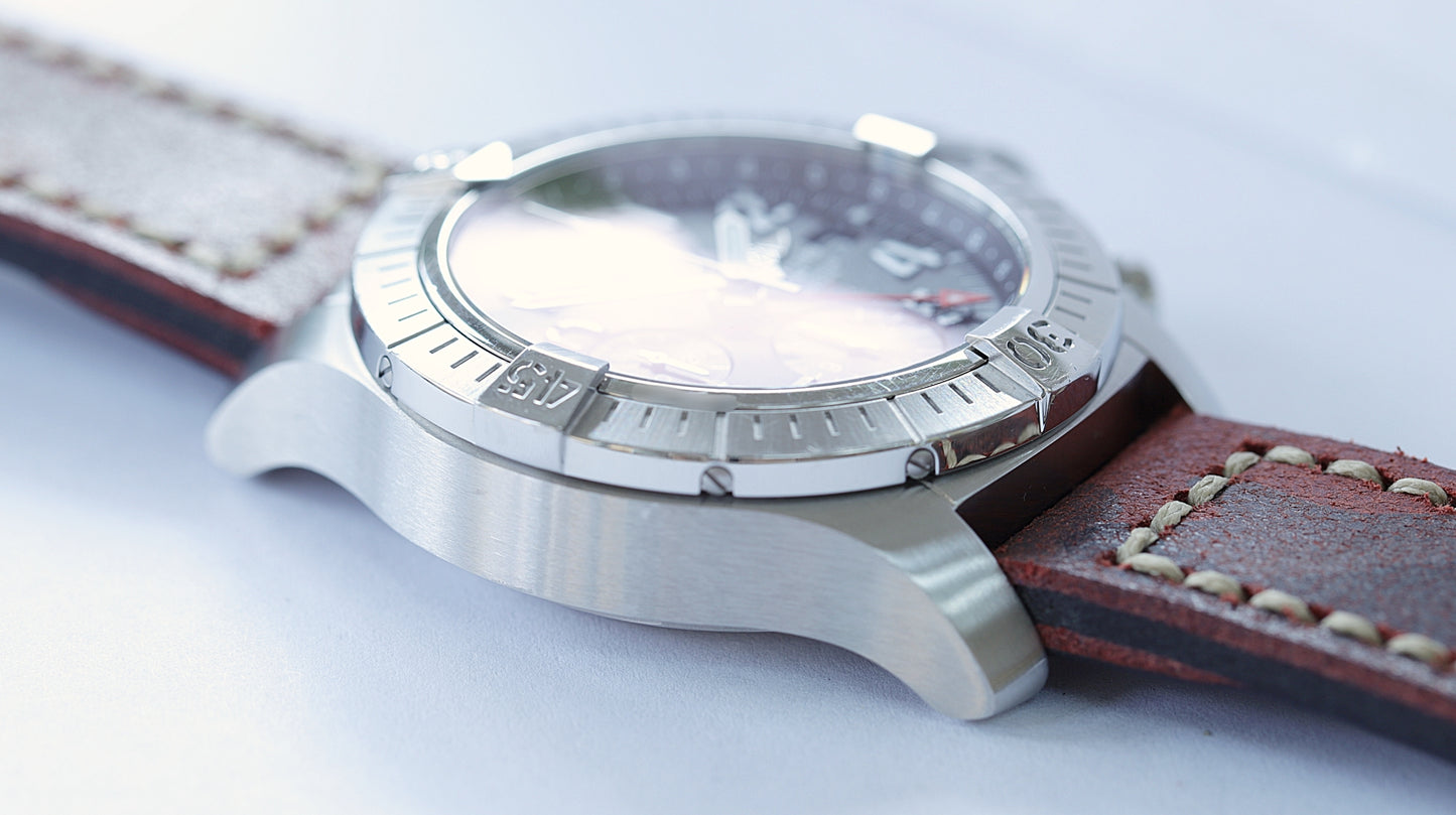 Breitling Avenger GMT 45