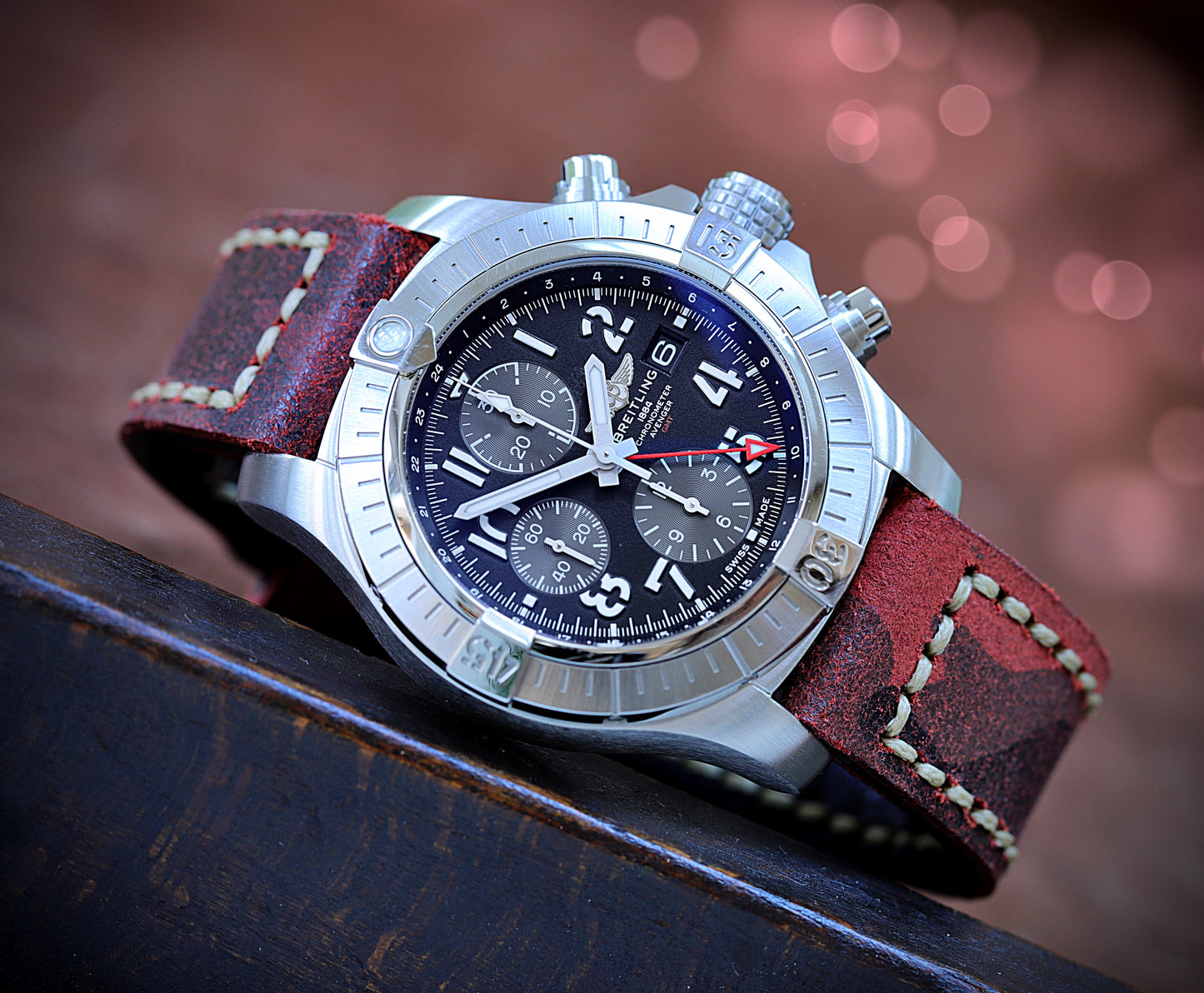 Breitling Avenger GMT 45