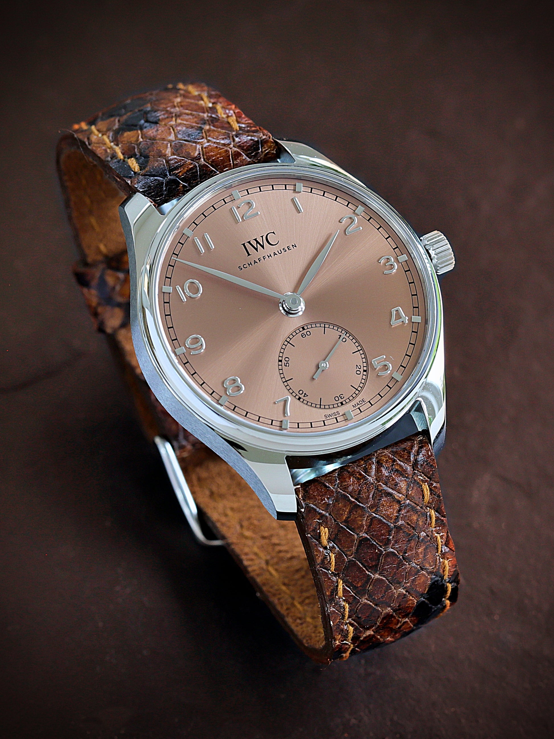 IWC Portugieser 40 Salmon Dial – Der Zeitvertreiber